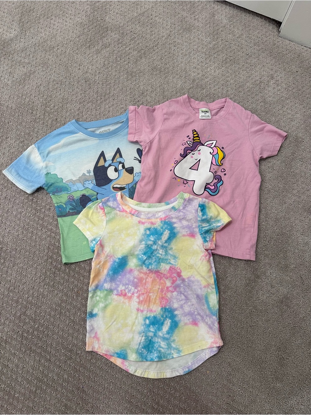 Girls 4T Shirt Bundle Bluey Unicorn Tie Dye Cat & Jack Unordinary Toddler 3pc
